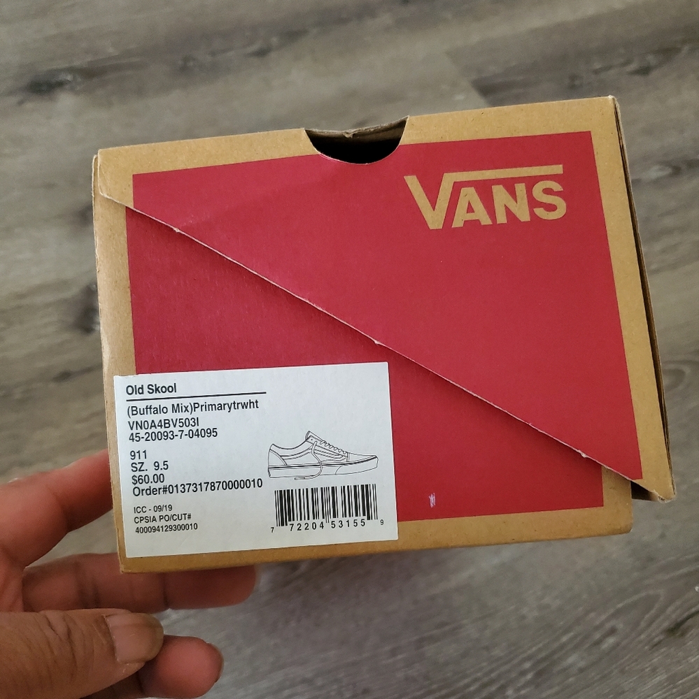 Vans - Picture 2 of 5